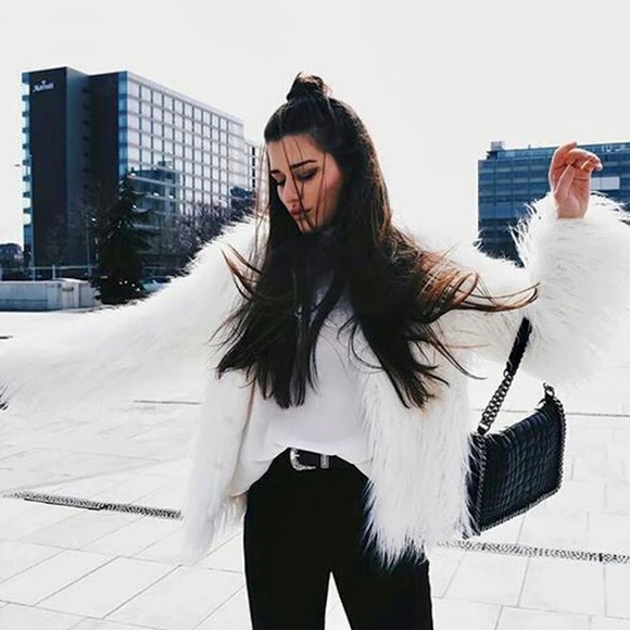 💋STUNNING💋FLUFFY WHITE FAUX FUR SHAGGY COAT - Picture 3 of 9